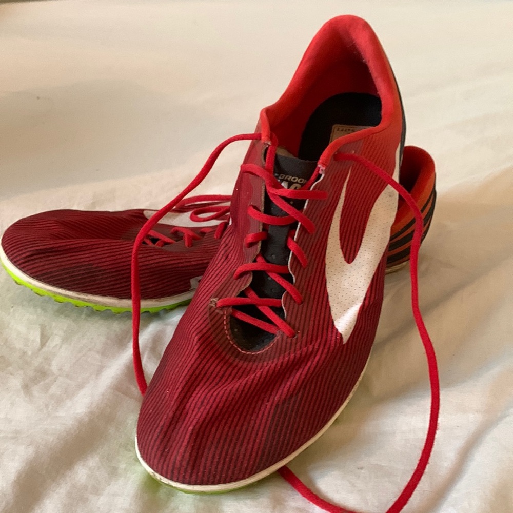 Brooks running spikes